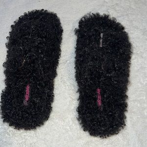 Size 7 slides fuzzy from forever 21. Never worn.  Brand new.
